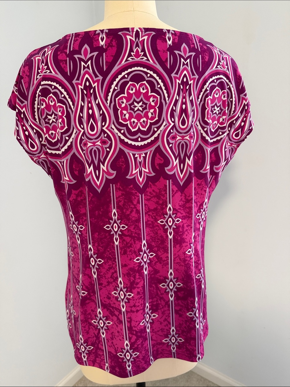 Bob Mackie Boat Neck Cap Sleeve Printed Top SZS - Picture 3 of 14